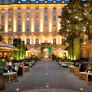 The Grand - The Leading Of The World 5*, براغ جمهورية التشيك